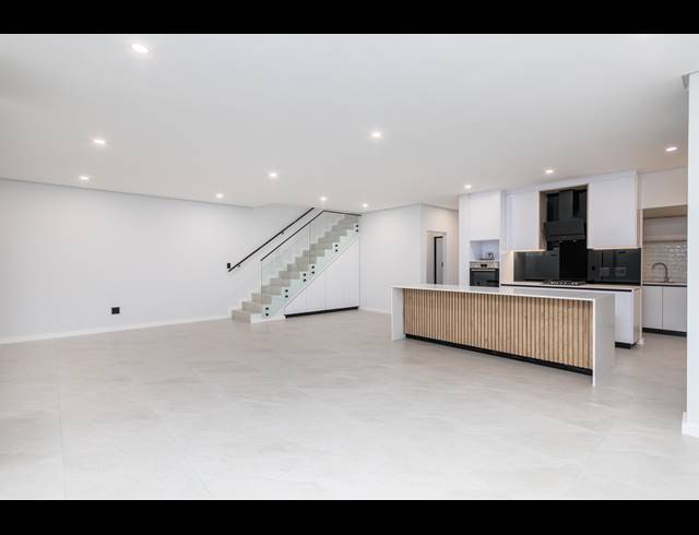 4 BEDROOM FREEHOLD FOR SALE IN SANDOWN